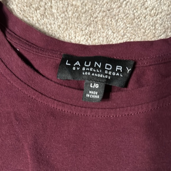 BOGO🎀Elevated t-shirt Size Large - Picture 3 of 3